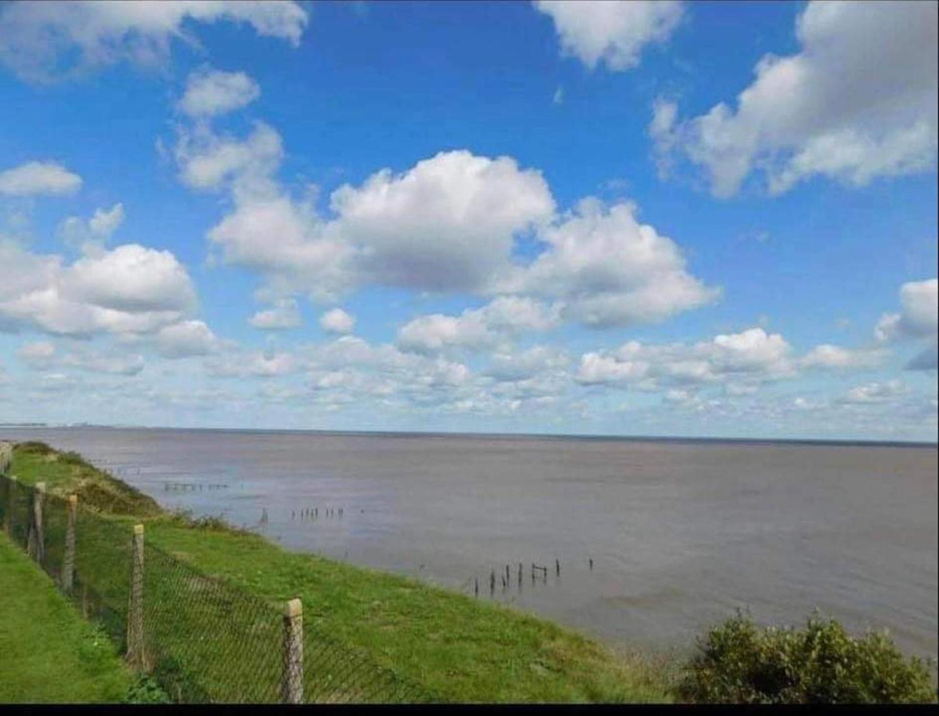 Villa Sea View 3-Bed Heated Pool Eat Bar Kids Park Lowestoft Exterior photo